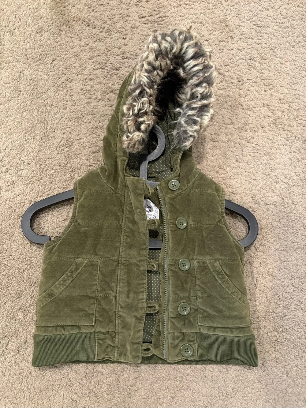 Baby Gap velvet hooded zip vest featuring a faux-fur lined hood Toddler Girls 2T